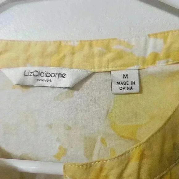 EUC! Liz Claiborne yellow and white blouse! - Picture 3 of 3